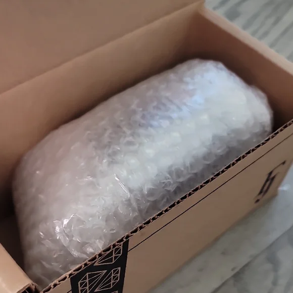 Fragrant Jewels Black Candle - Picture 3 of 4